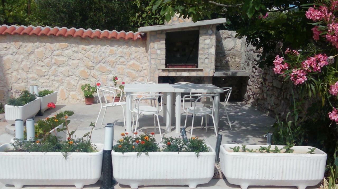 Guesthouse Sovlje Tribunj  Ngoại thất bức ảnh
