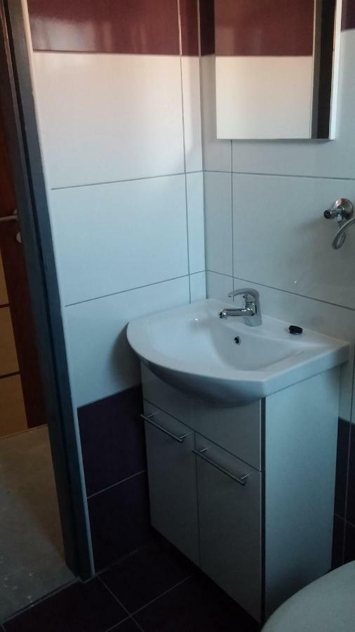 Guesthouse Sovlje Tribunj  Ngoại thất bức ảnh