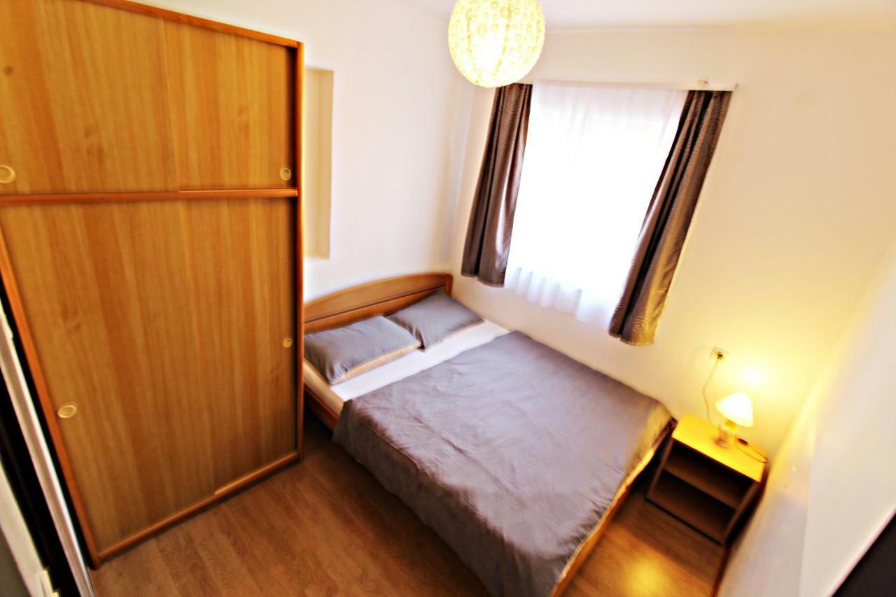 Guesthouse Sovlje Tribunj  Ngoại thất bức ảnh