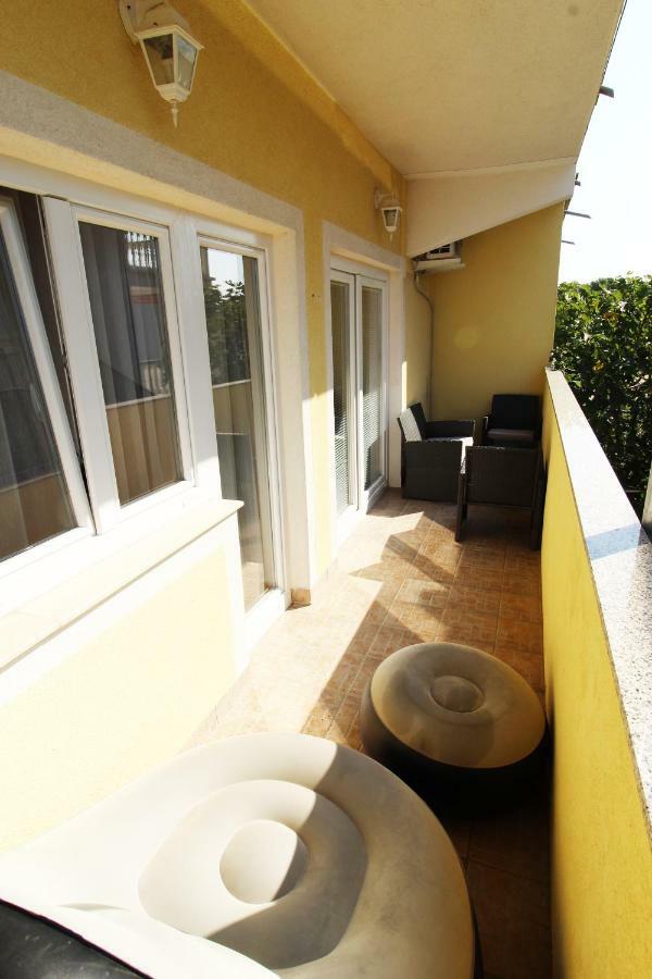 Guesthouse Sovlje Tribunj  Ngoại thất bức ảnh